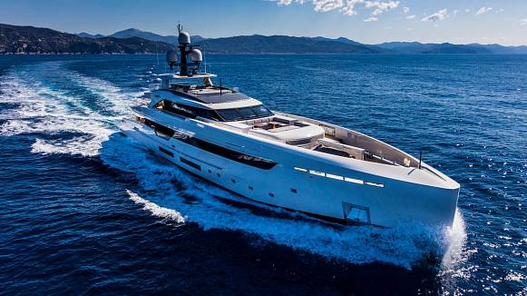 VERTIGE yacht