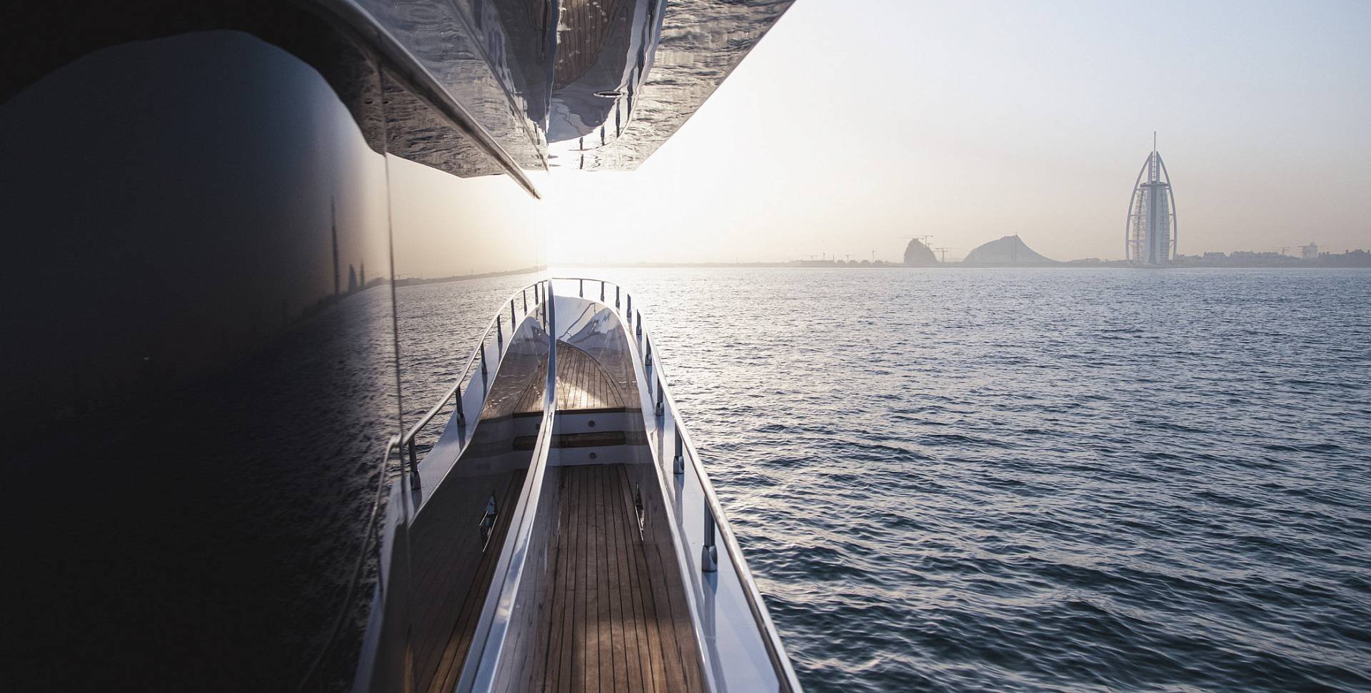 Nomad 70 SUV yacht