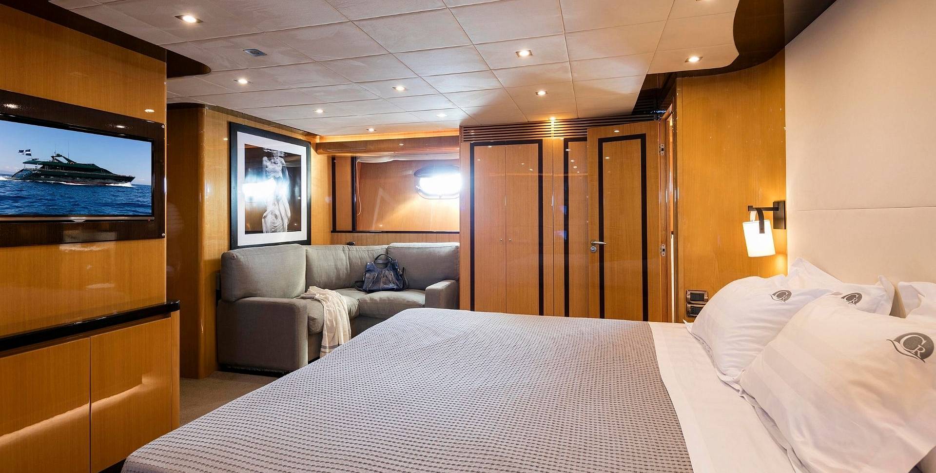 CAN'T REMEMBER yacht