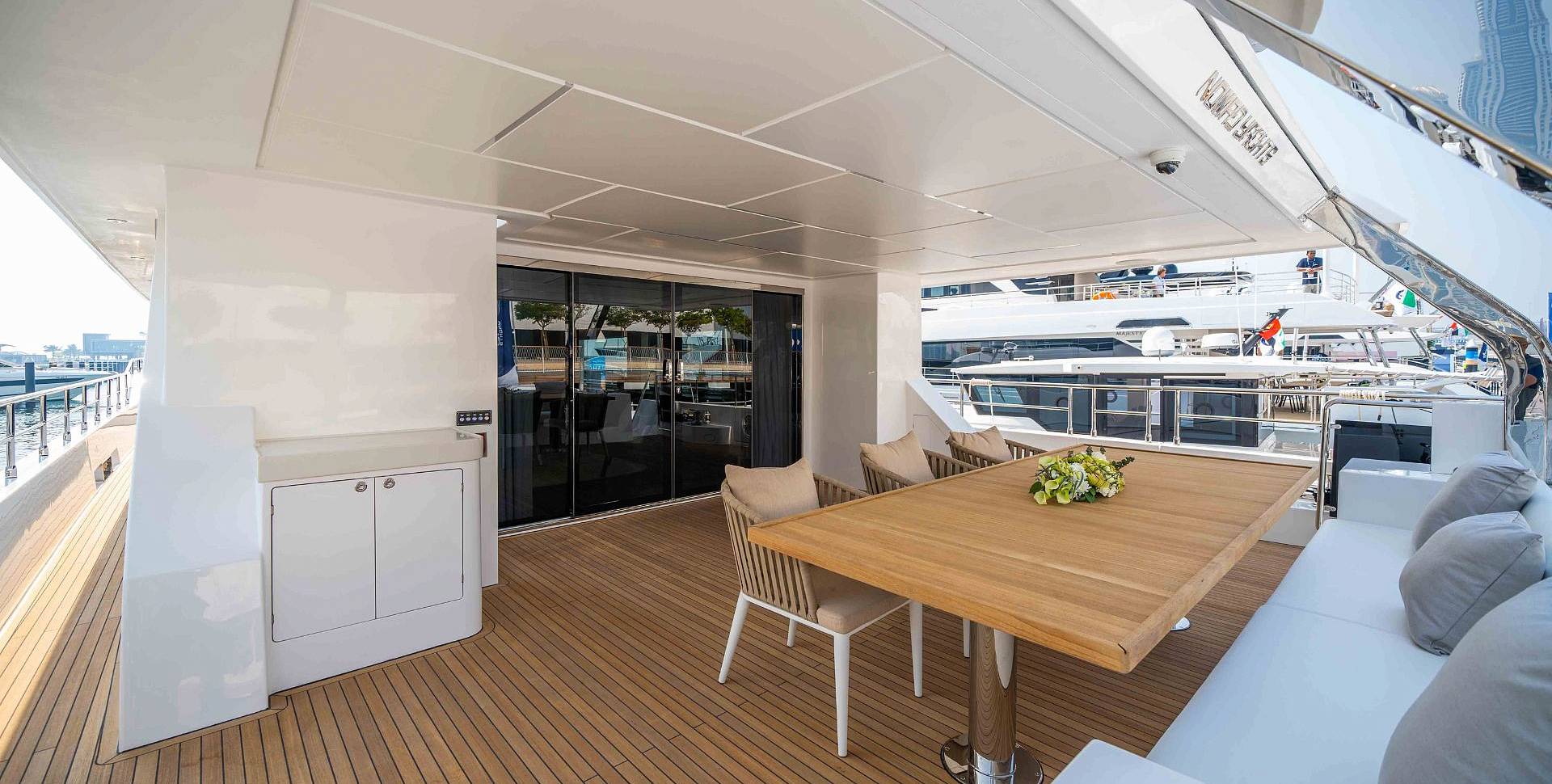 Nomad 101 yacht