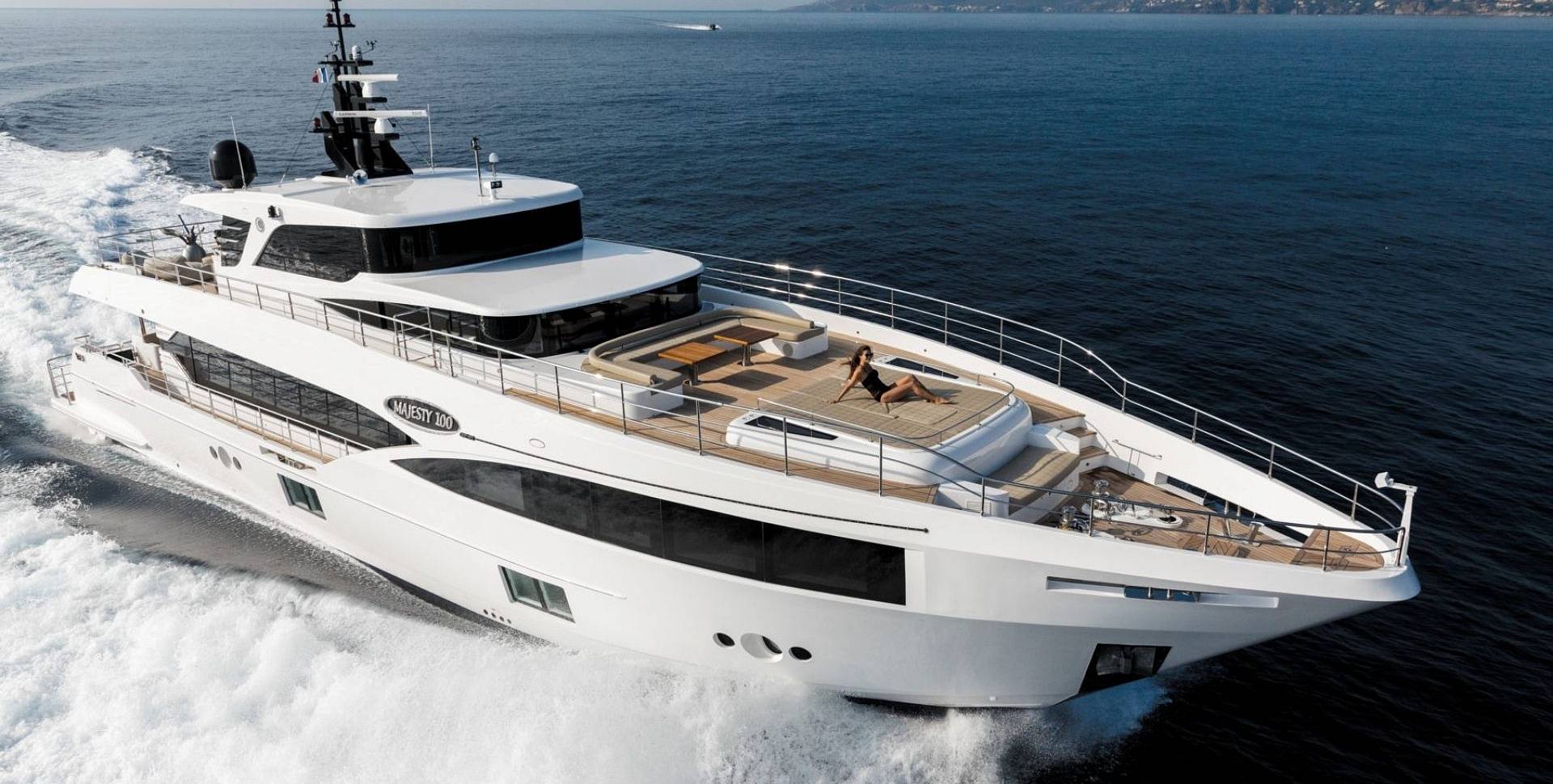 SANTOSH yacht