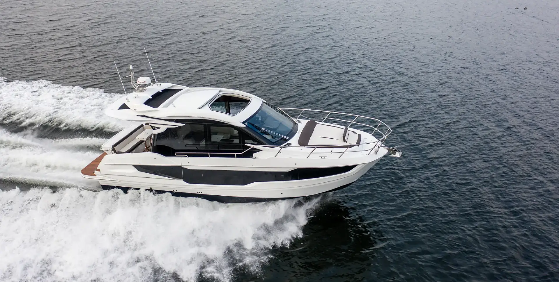 GALEON 410 HTC yacht