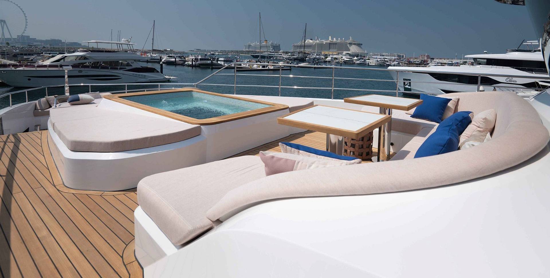 Majesty 111 yacht