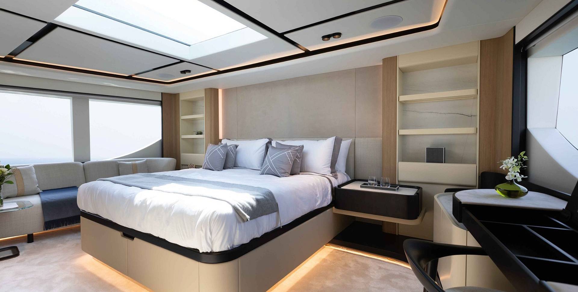 Majesty 111 yacht