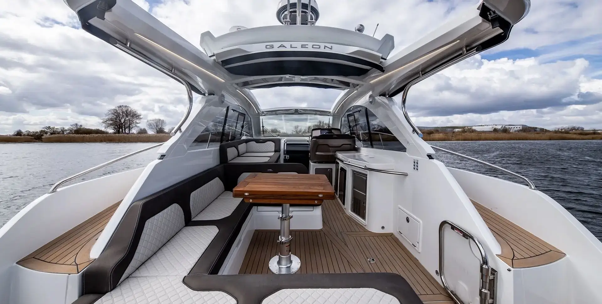 GALEON 405 HTS yacht
