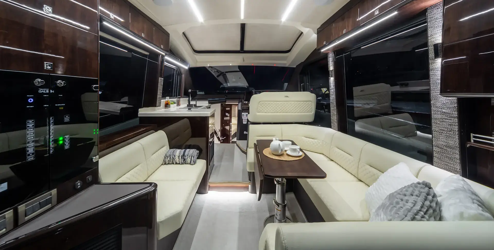 GALEON 410 HTC yacht