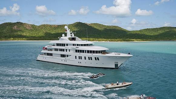 INVICTUS yacht