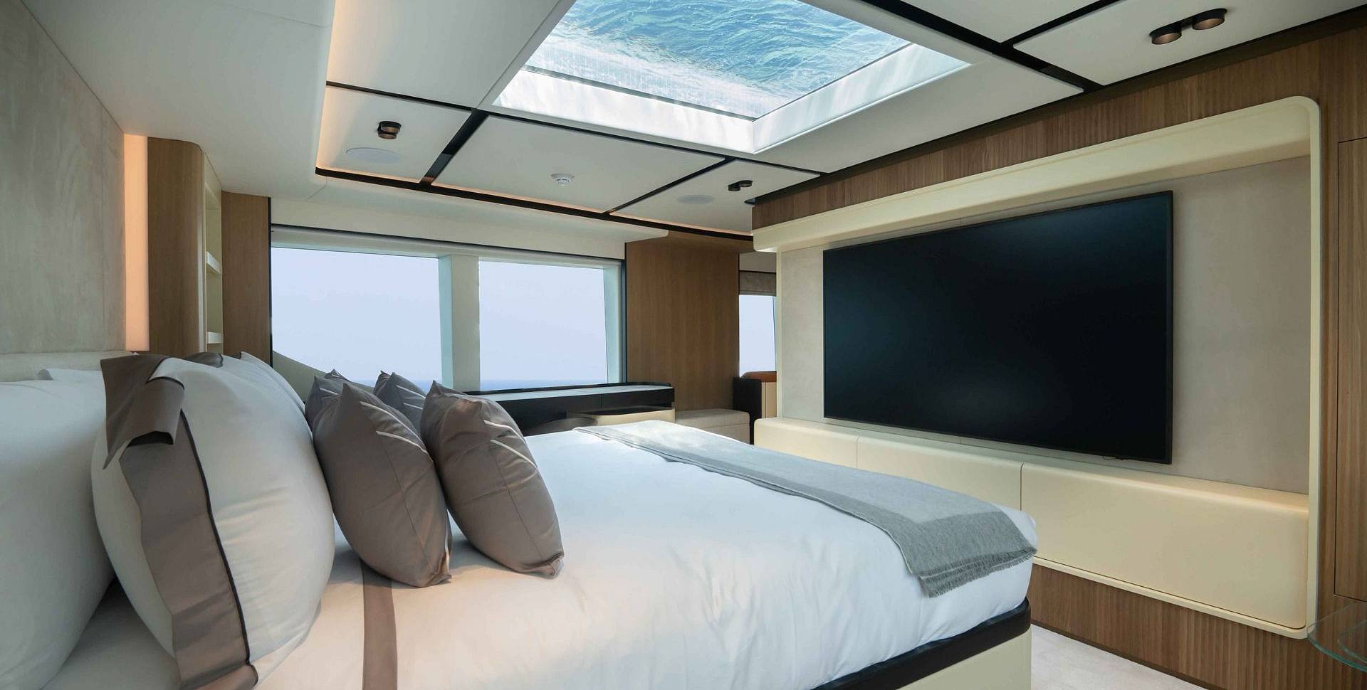 Majesty 111 yacht