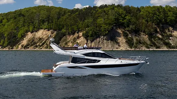 GALEON 420 FLY yacht