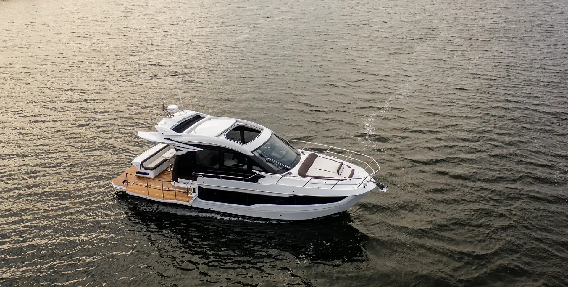 GALEON 410 HTC yacht