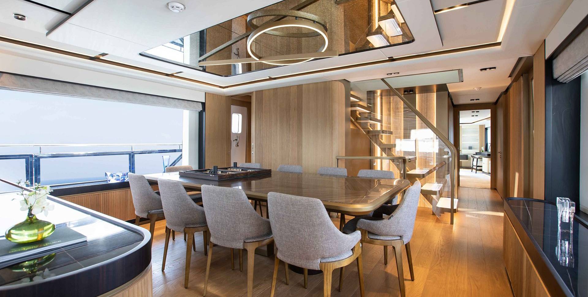 Majesty 111 yacht