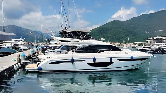 PRINCESS S65 yacht