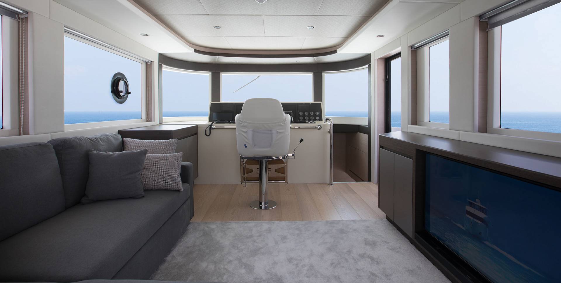 Nomad 70 SUV yacht