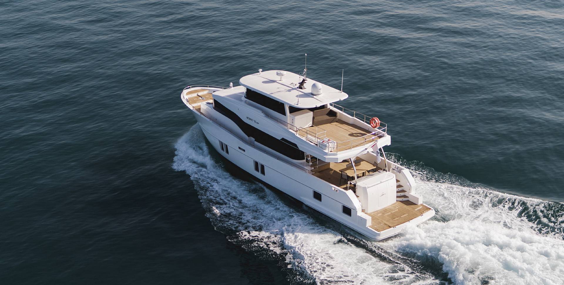 Nomad 70 SUV yacht