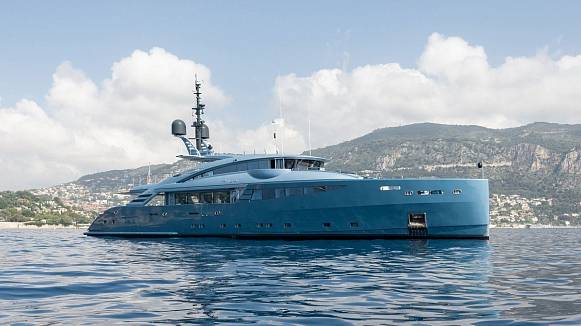 QUEEN ALLA yacht