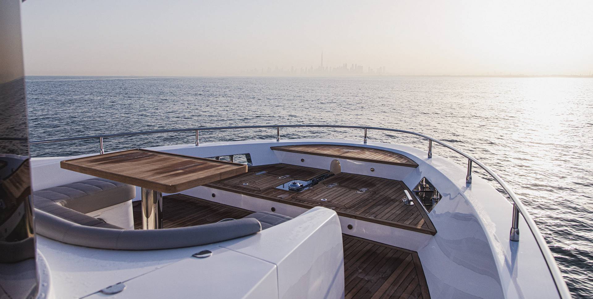 Nomad 70 SUV yacht
