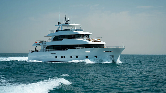 Nomad 101 yacht