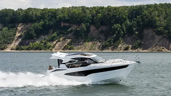 GALEON 370 HTC yacht