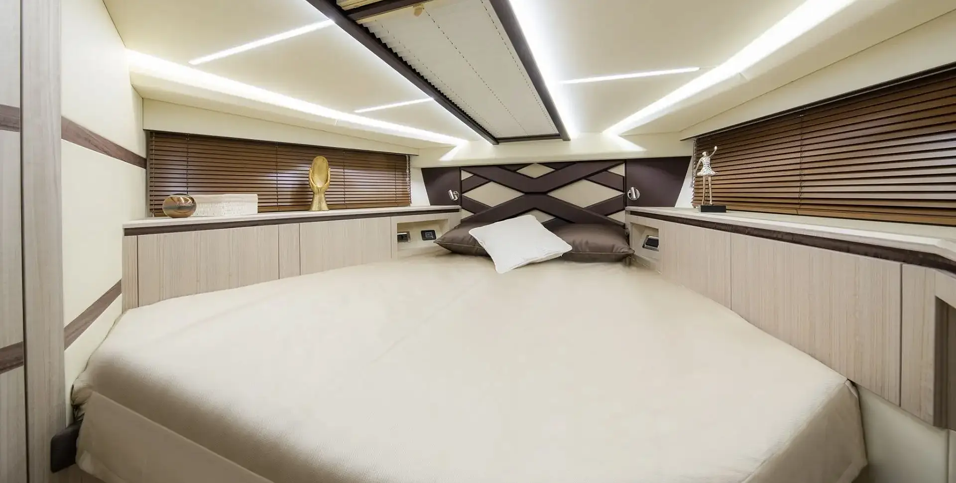 GALEON 405 HTS yacht