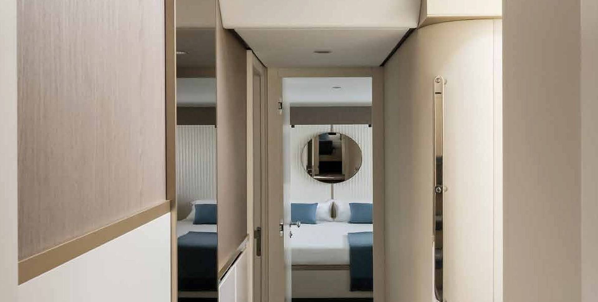 Azimut Magellano 60 yacht