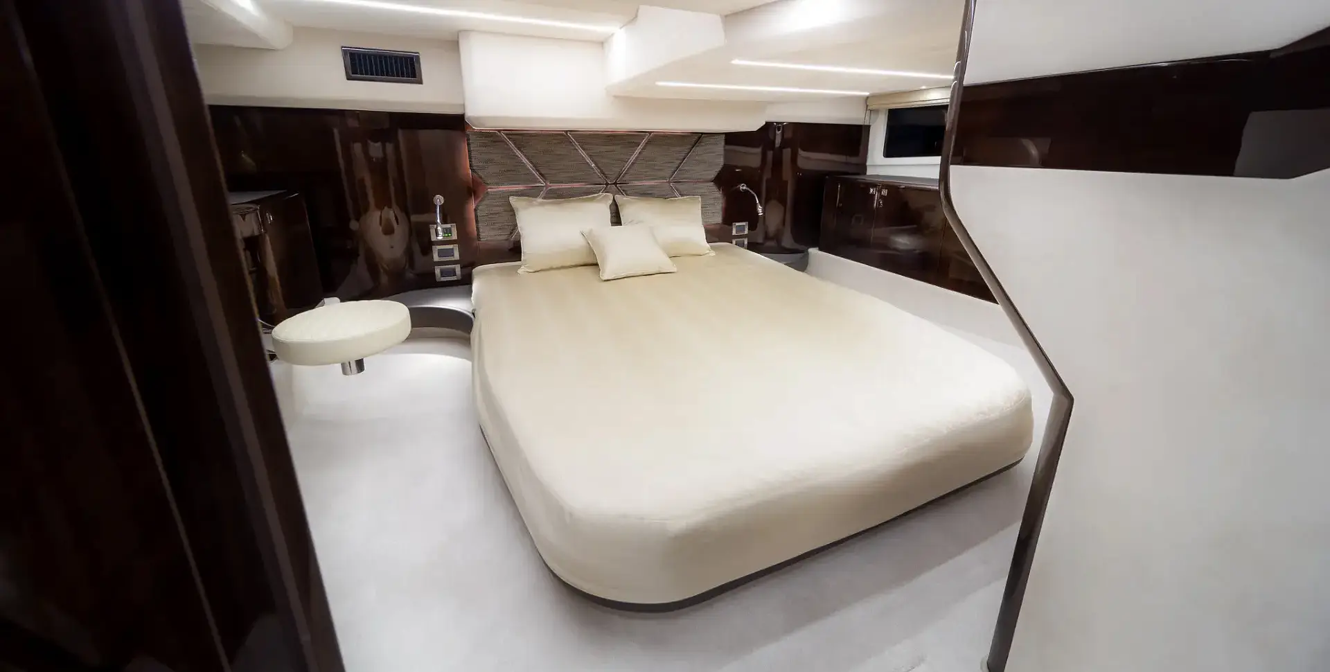 GALEON 410 HTC yacht