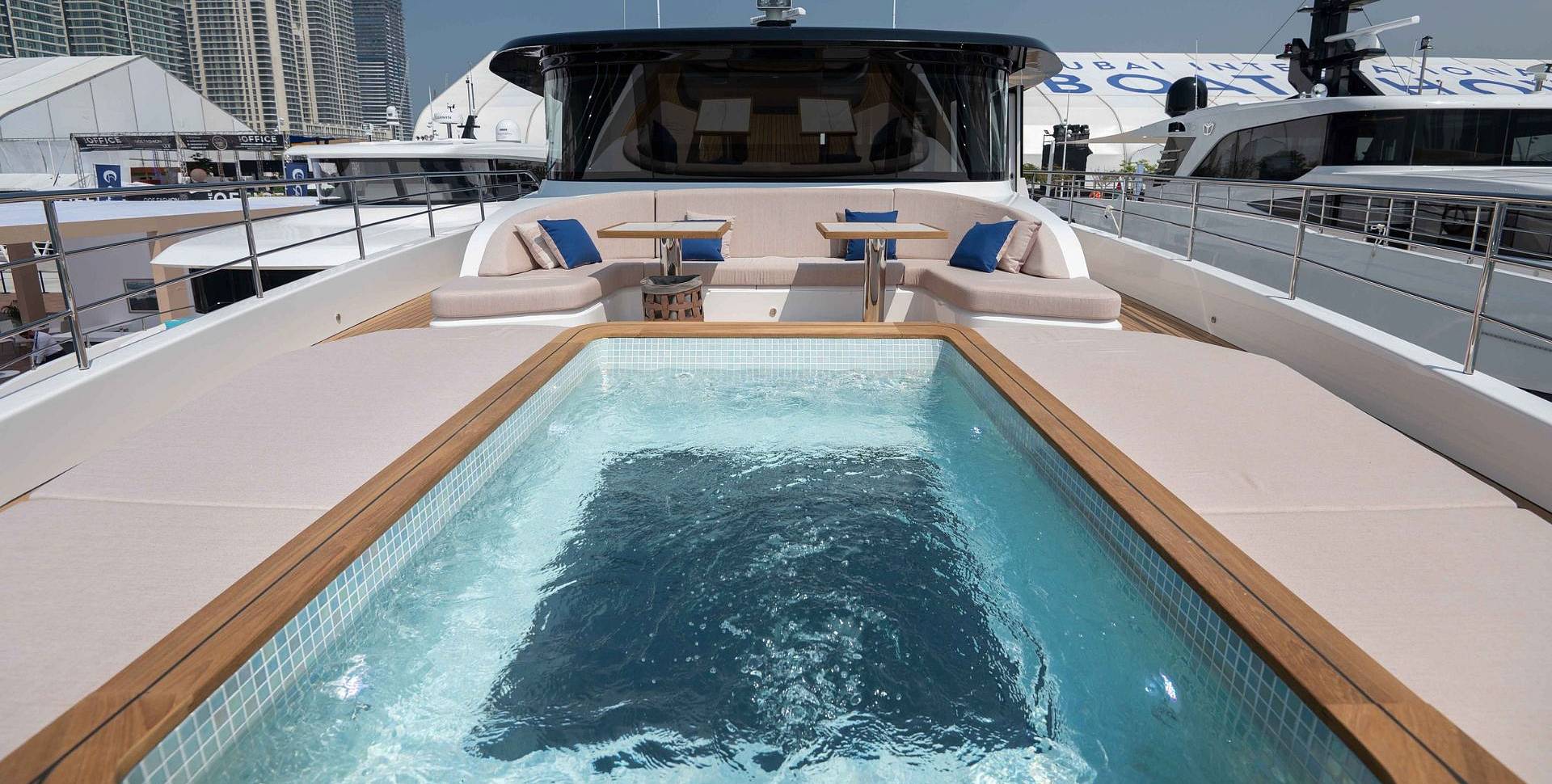 Majesty 111 yacht