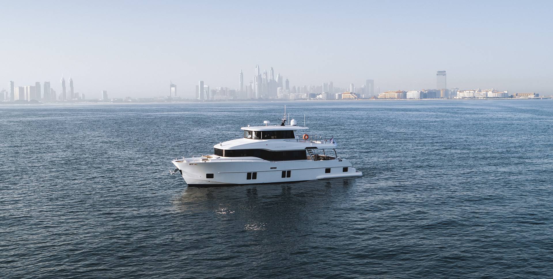 Nomad 70 SUV yacht