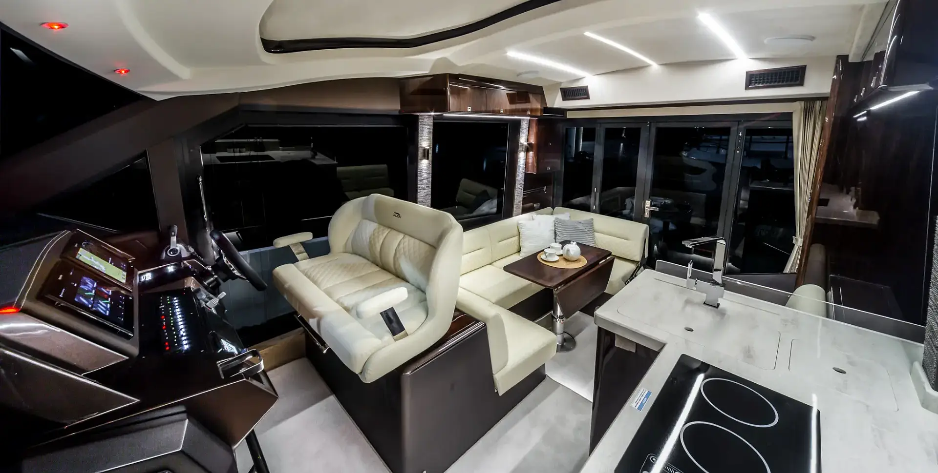 GALEON 410 HTC yacht