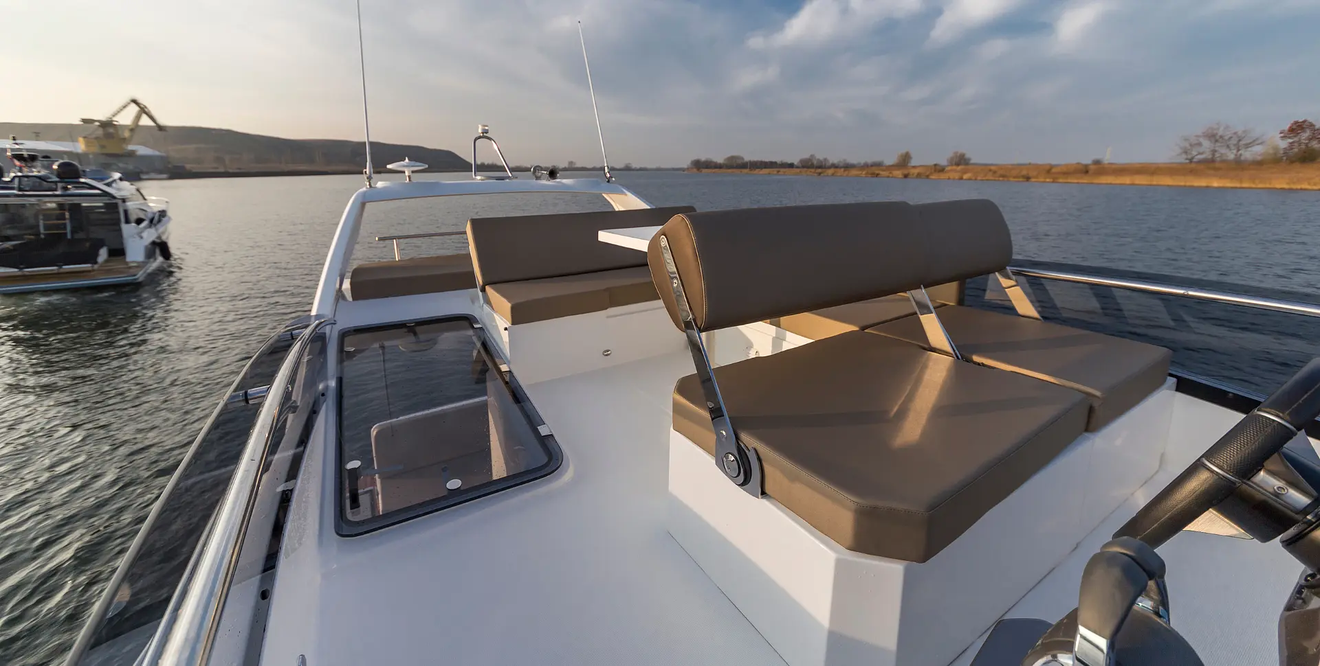 GALEON 360 FLY yacht