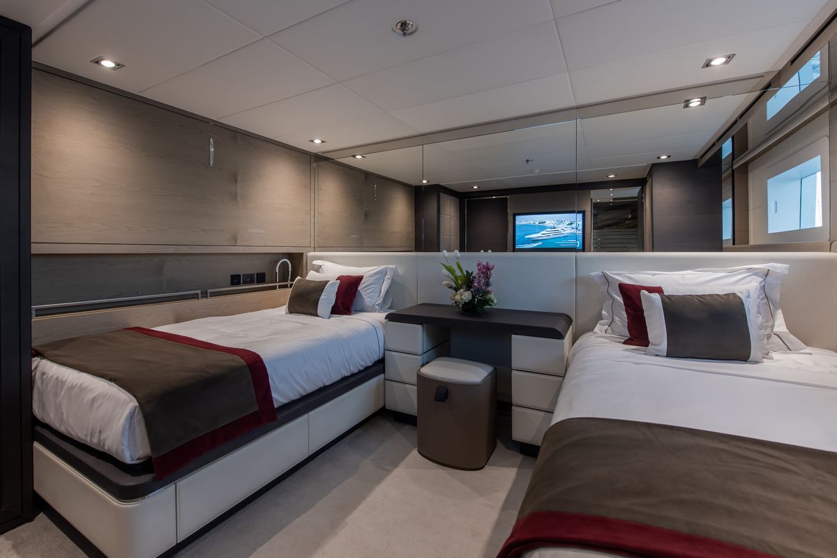 MAJESTY 175 yacht