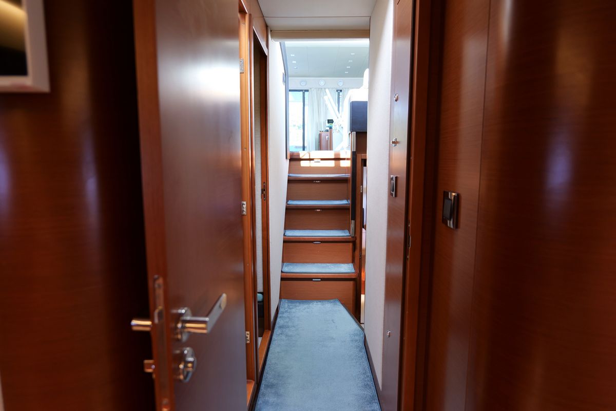PRESTIGE 620 yacht
