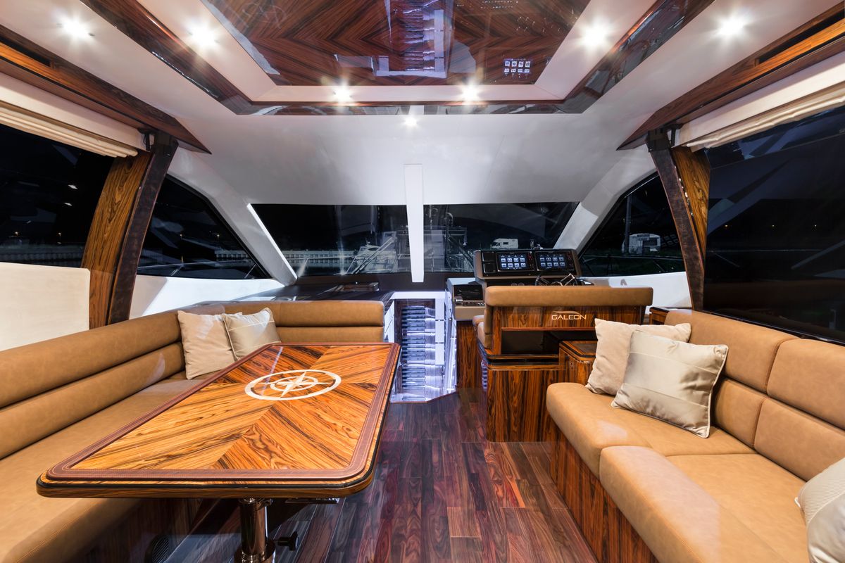 GALEON 550 FLY yacht