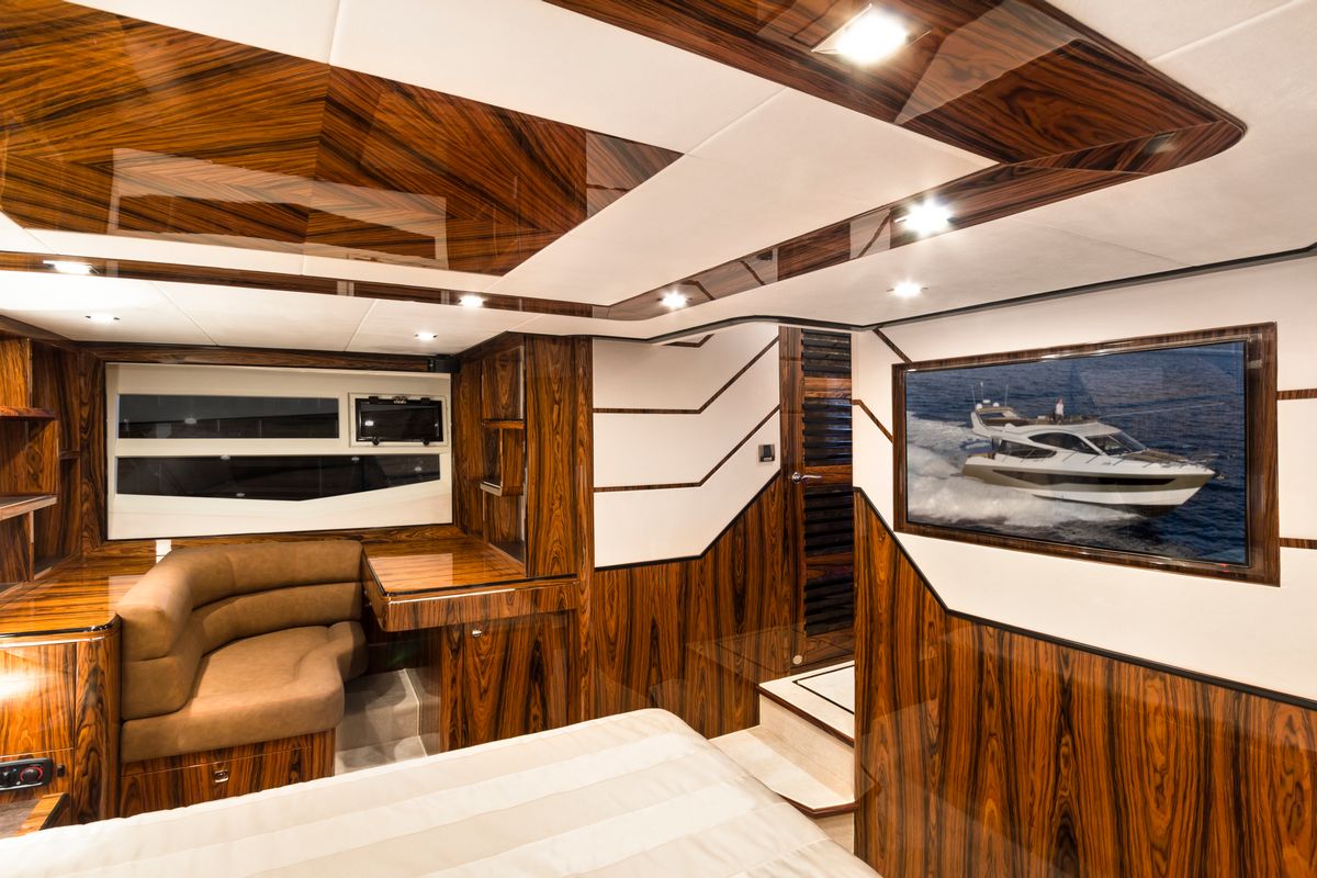 GALEON 550 FLY yacht