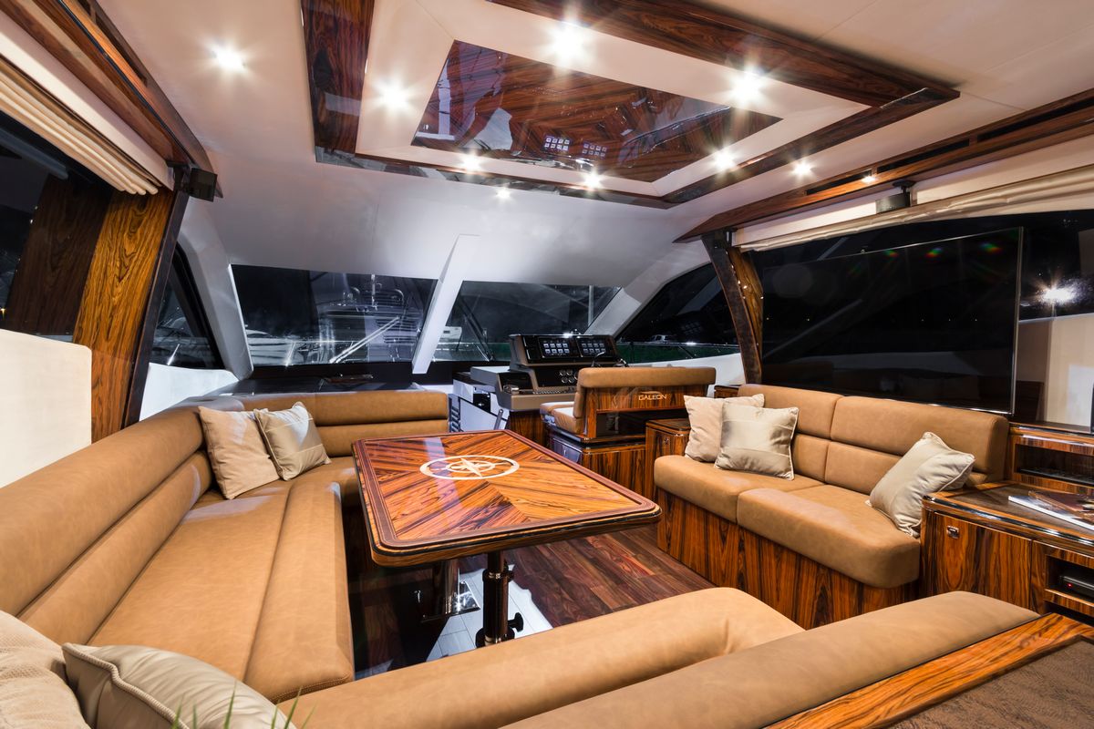 GALEON 550 FLY yacht