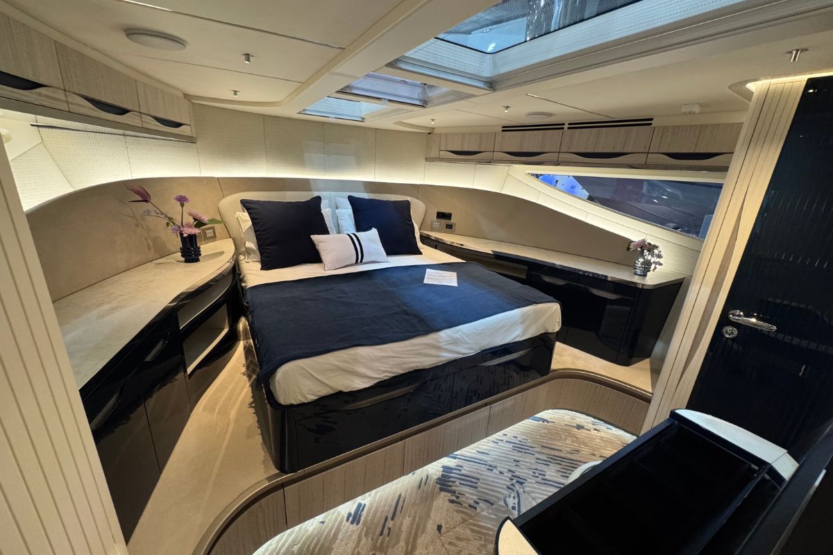 GALEON 640 FLY yacht