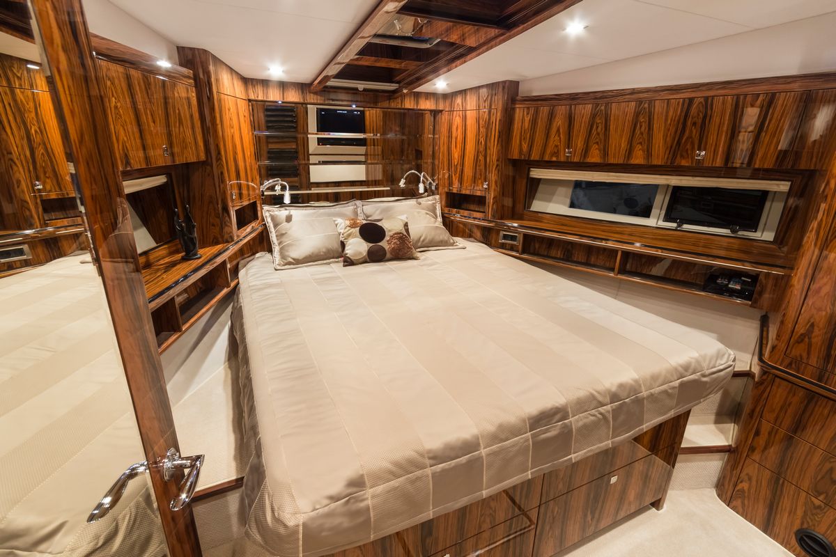 GALEON 550 FLY yacht