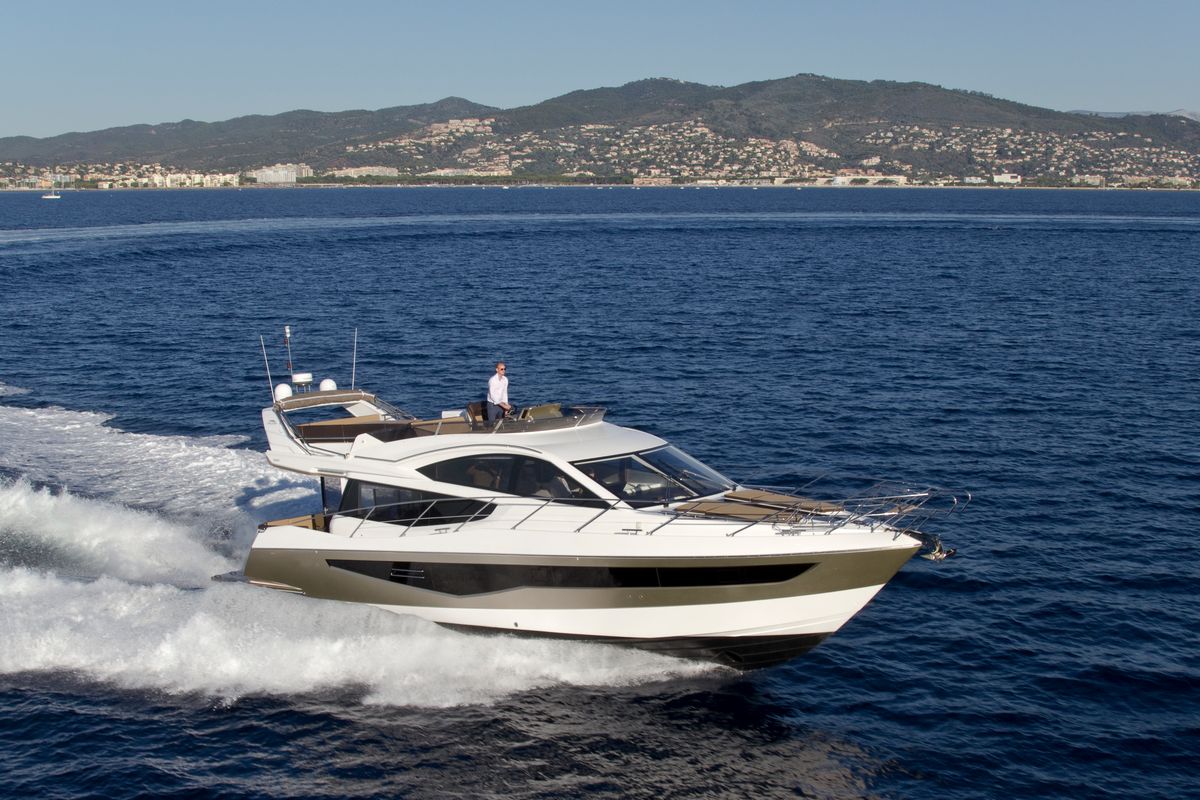 GALEON 550 FLY yacht