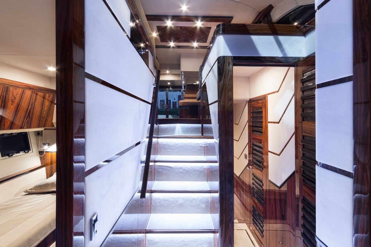 GALEON 550 FLY yacht