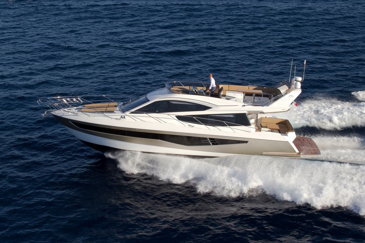 GALEON 550 FLY yacht