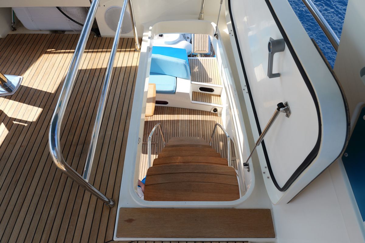 PRESTIGE 620 yacht