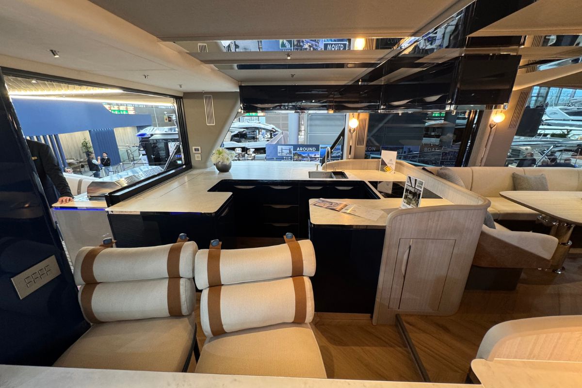 GALEON 640 FLY yacht