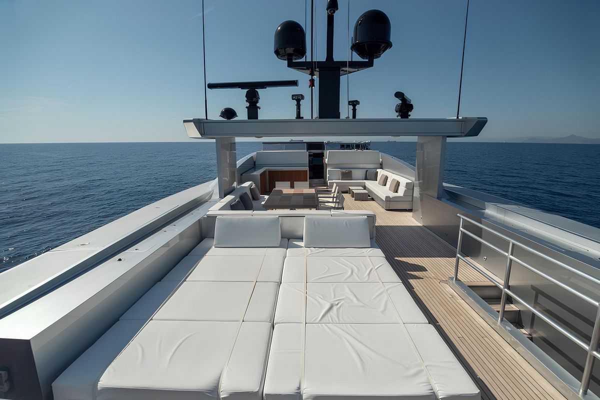 TIN TIN yacht