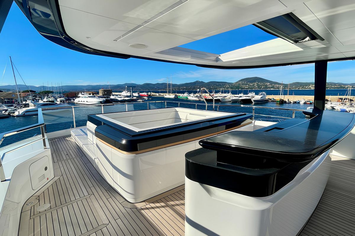 PERLA BIANCA yacht