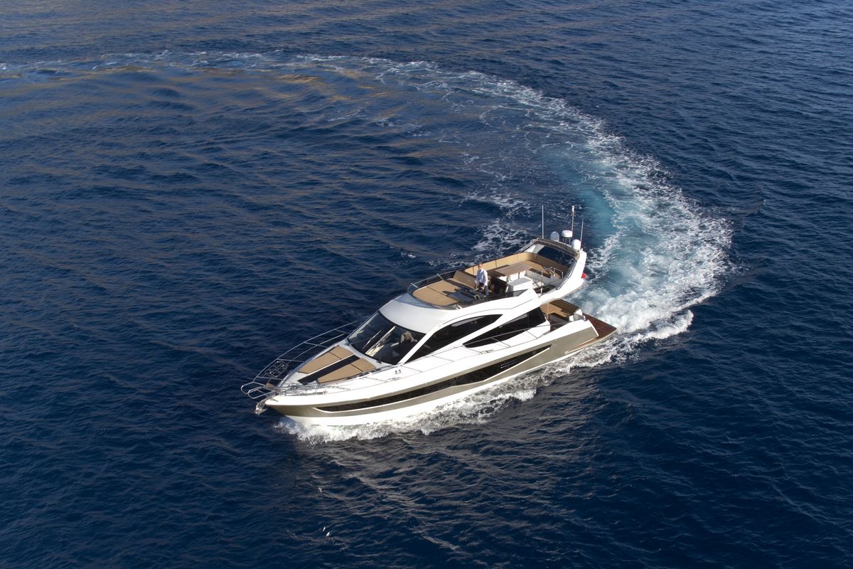 GALEON 550 FLY yacht