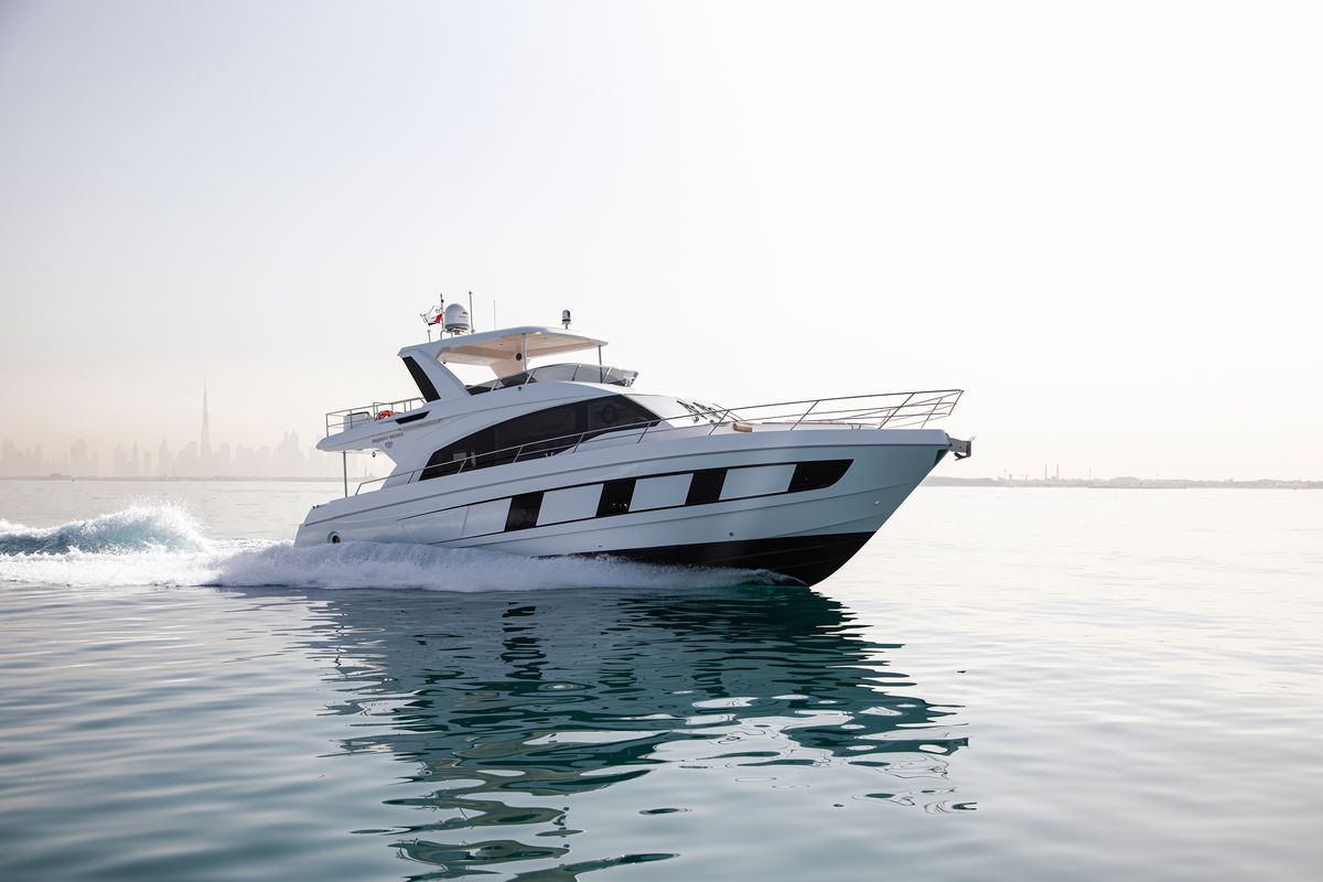 Majesty 62 yacht