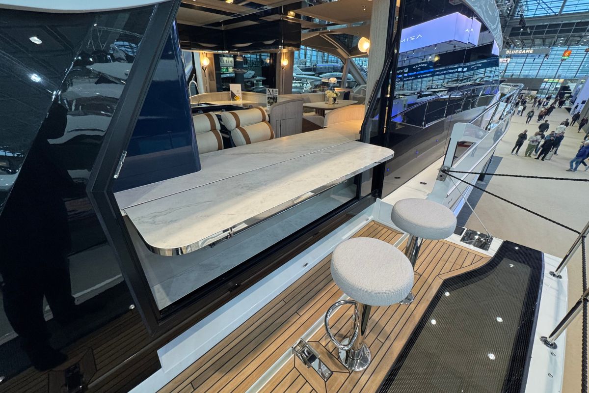 GALEON 640 FLY yacht