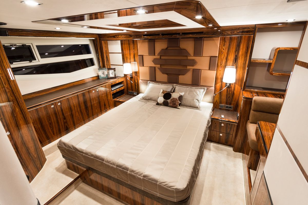 GALEON 550 FLY yacht