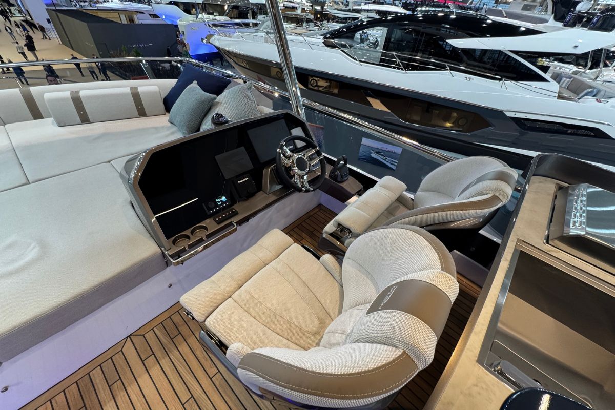 GALEON 640 FLY yacht