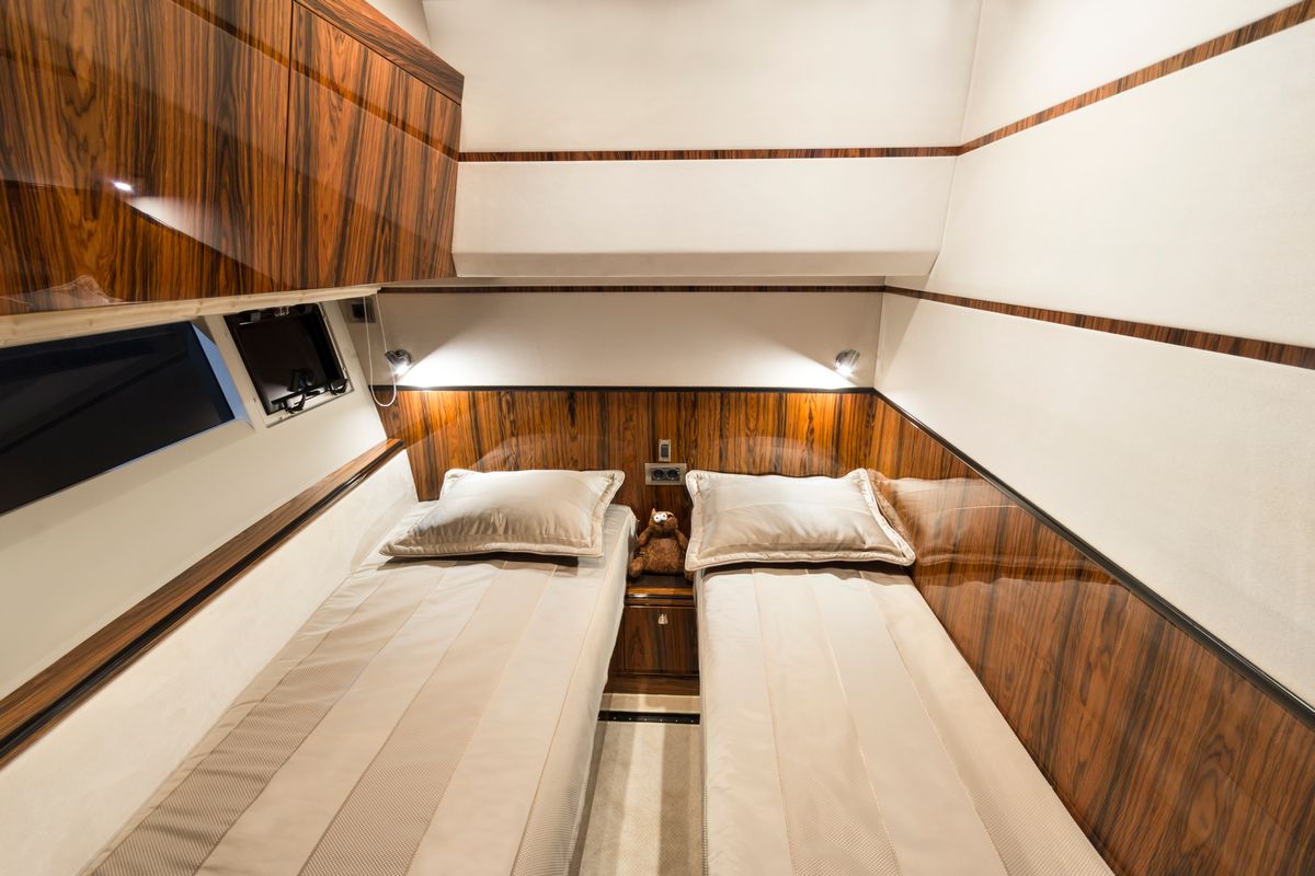 GALEON 550 FLY yacht