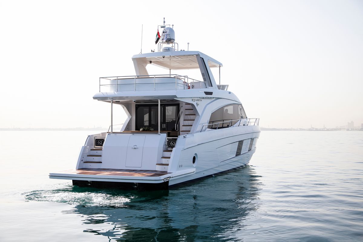 Majesty 62 yacht